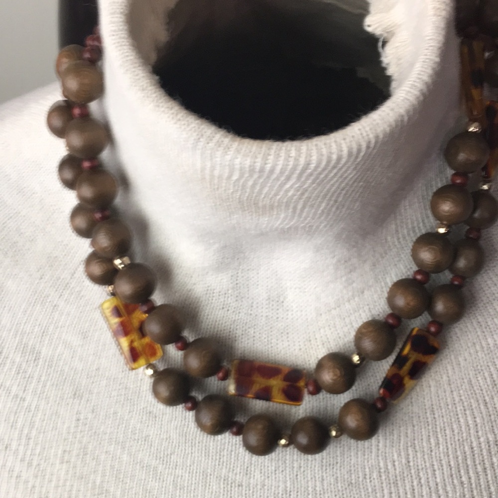 Chico’s wooden bead and lucite bead necklace